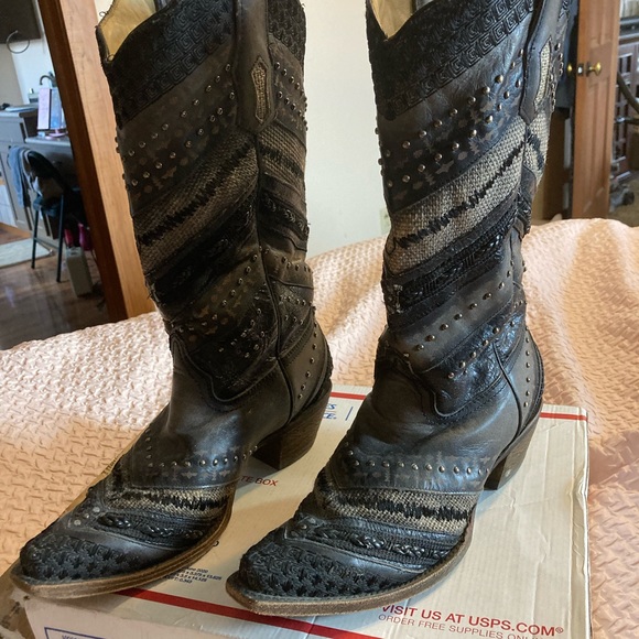 Corral Shoes - Corral boots size 8.5 EUC.